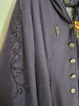 Abrigo Morado Rings of Power Talla Única