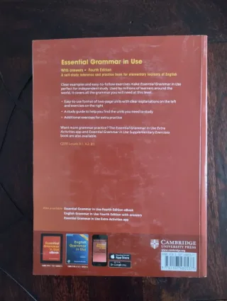 Essential Grammar in Use with Answers and Inter...