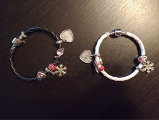 Set 2 Braccialetti con charms natalizi