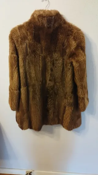 Abrigo de piel marrón