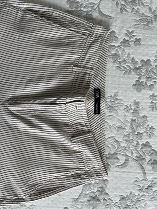 Pantalón de rayas Zara beige y gris