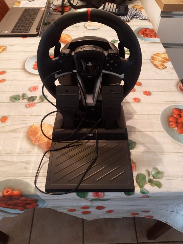 Volante con pedali PS4 HORI