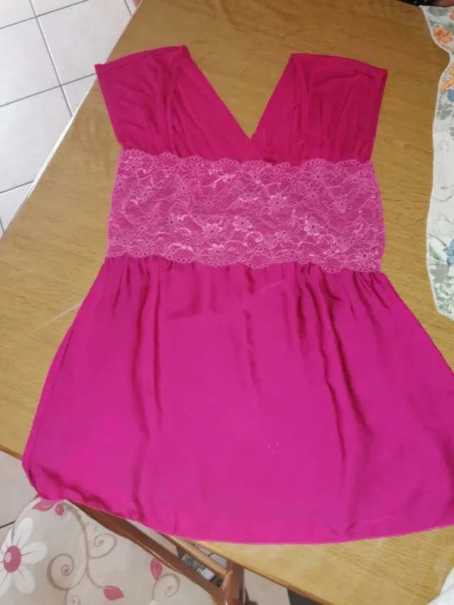 T-shirt Intimissimi con pizzo rosa