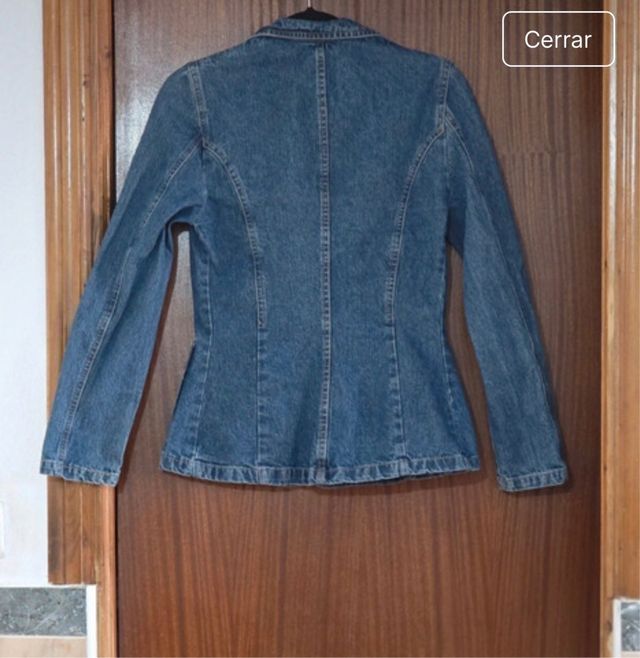 Chaqueta vaquera entallada