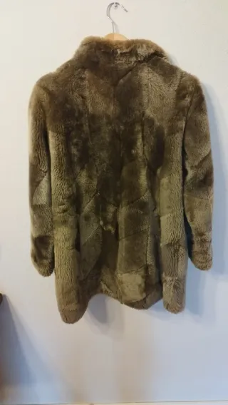 Abrigo de piel marrón claro