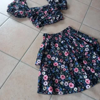 Completo gonna balze e top corto fiorato
