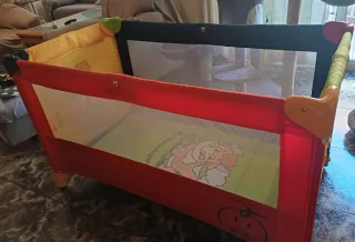 Cuna de viaje con colchón infantil
