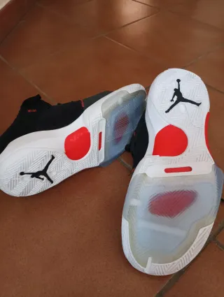 Zapatillas Baloncesto Air Jordan Negras Rojas