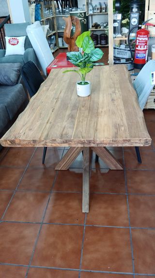 Mesa comedor rústica madera y metal