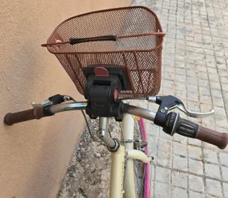 Bicicleta B-Twin Poply 500 24"con cesta