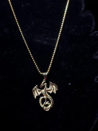 Collana con pendente drago dorato