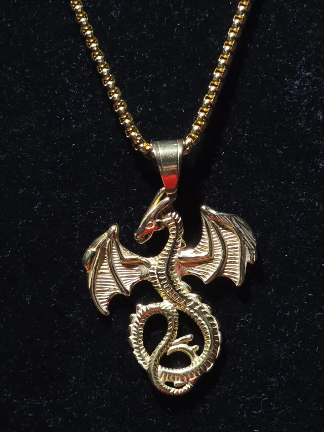 Collana con pendente drago dorato