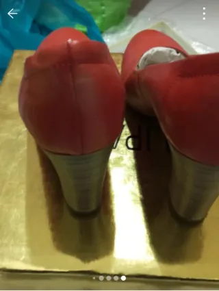 Décolleté rosse con tacco