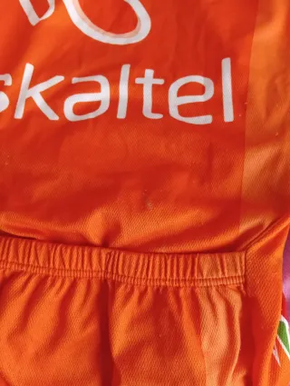 Maillot Euskaltel Euskadi firmado Mikel Astarloza