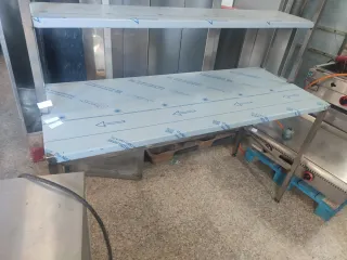 MESA INDUSTRIAL DE ACERO INOXIDABLE 150 CM