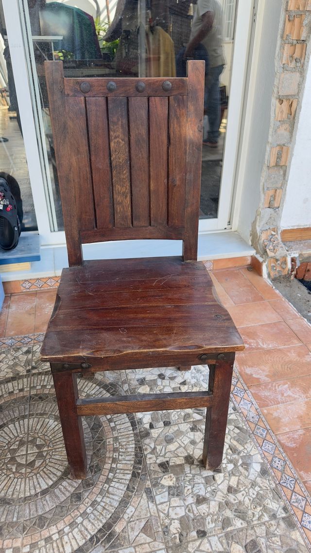 Silla de madera natural rústica