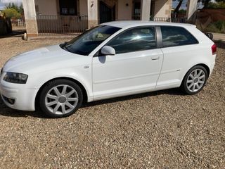 Audi A3 2.0TDI 170cv 2006 3p S-Line int.