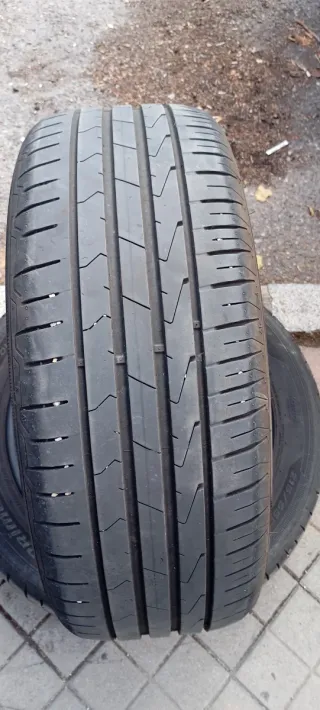 Neumáticos Hankook 215/55 R17 94V