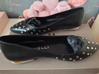 Bailarinas negras con detalle plateado