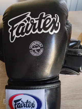 Guantes Boxeo Muay Thai Fairtex 16oz Negros
