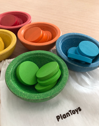 Juego Cuencos de colores para ordenar y clasificar