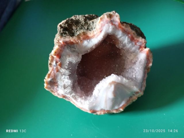 Geoda de cuarzo blanco