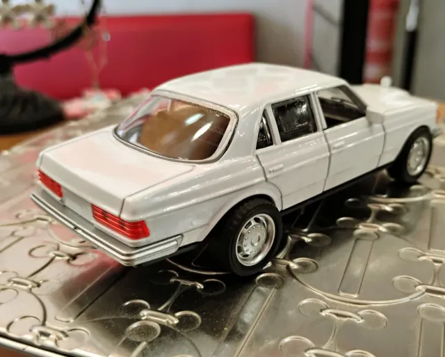 Coche miniatura Mercedes Benz Blanco