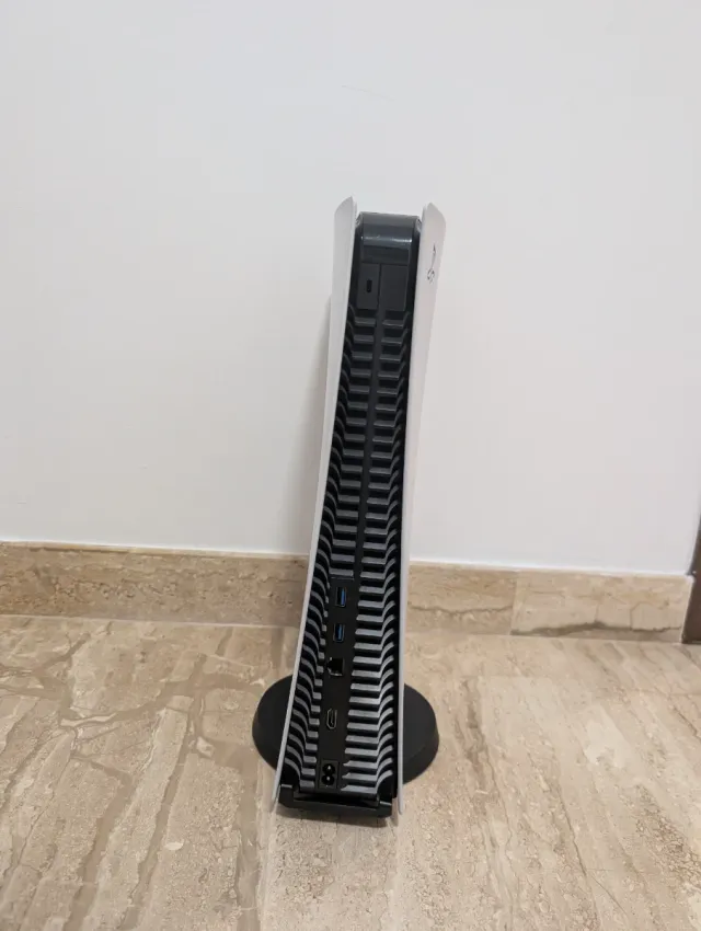 PS5 Digital + Dualshock 5