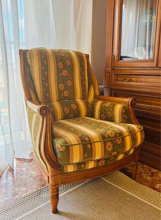 Sillón tapizado floral madera