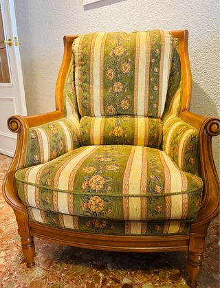 Sillón tapizado floral madera