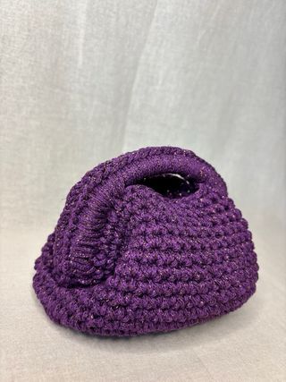 Borsa uncinetto viola glitterata piccola