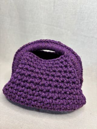 Borsa uncinetto viola glitterata piccola
