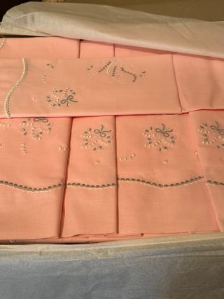 2 Juegos sabana 90cm y almohada Rosa Bordados