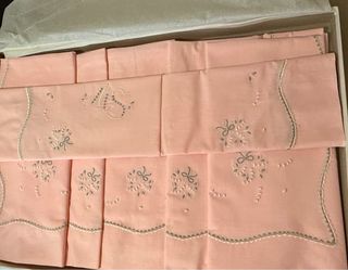 2 Juegos sabana 90cm y almohada Rosa Bordados