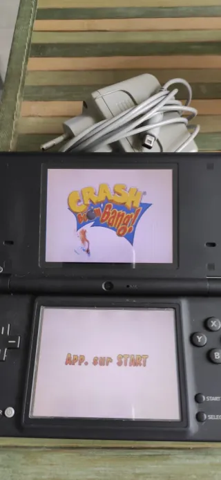 Nintendo DSi Nera + 3 Giochi