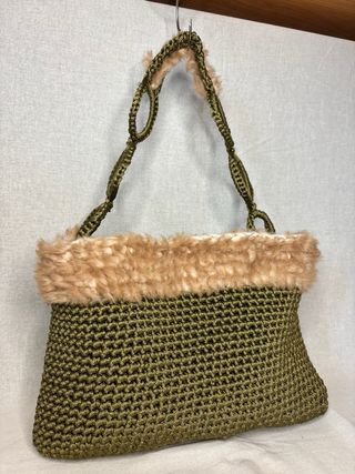 Borsa uncinetto verde con pelo