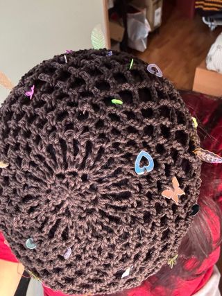 Cappello rete marrone con paillettes