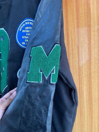 BoohooMAN Chaqueta Oversize B Applique Jersey