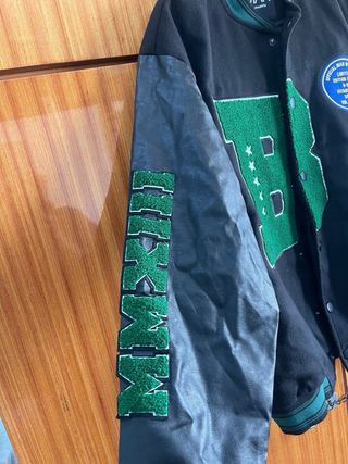 BoohooMAN Chaqueta Oversize B Applique Jersey