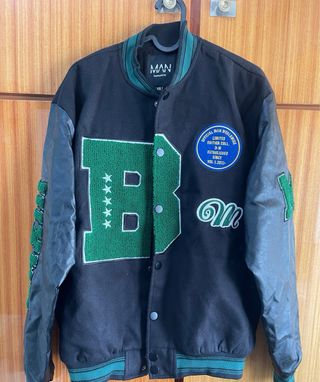 BoohooMAN Chaqueta Oversize B Applique Jersey