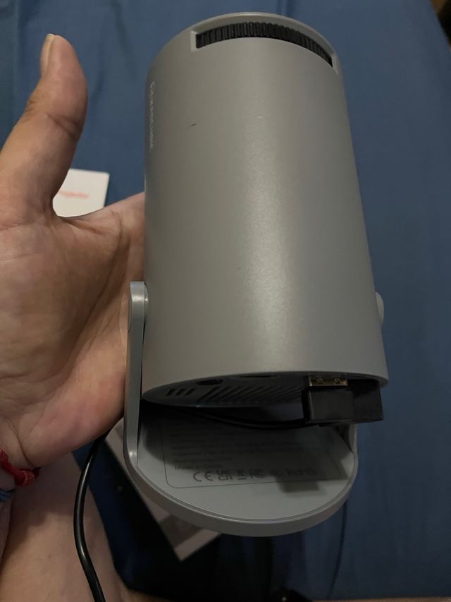 Proyector Magcubic + Teclado Rii