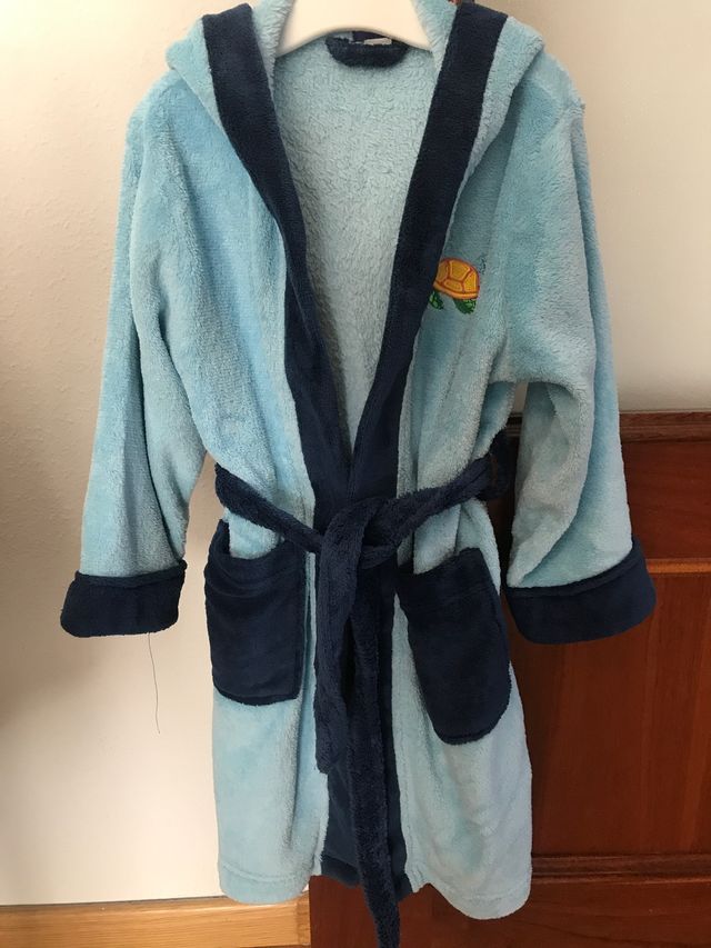 Albornoz niño Talla 98/104 sin usar