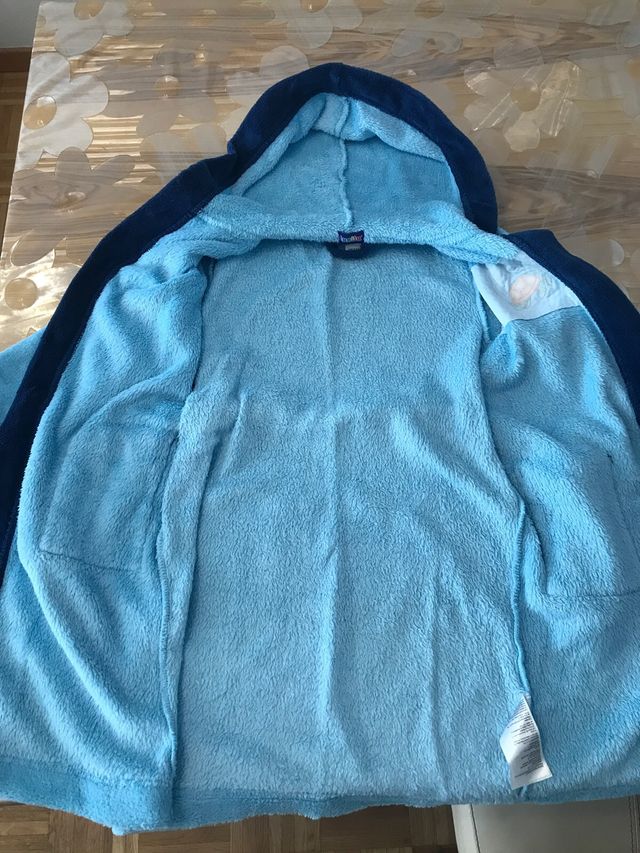 Albornoz niño Talla 98/104 sin usar