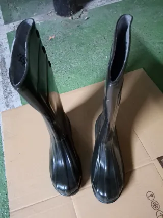 Botas de goma altas con puntera todo tipo de traba