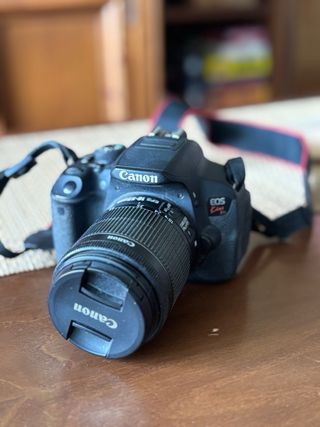 Canon EOS 700D (Kiss X7i) + 2 objetivos + bolsa