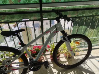 Bicicleta para mujer de montaña. Rockrider ST100