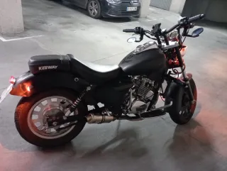 Keeway Superlight 125 Custom Negra