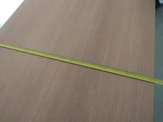 Mesa de comedor de madera