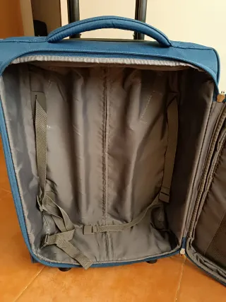 Maleta de viaje de mano azul roncato