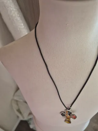 Colgante Cruz Multicolor y Plateado